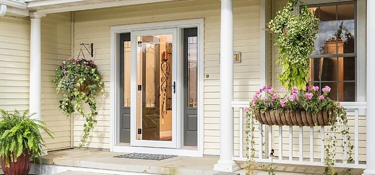screen door installation in Cooper City